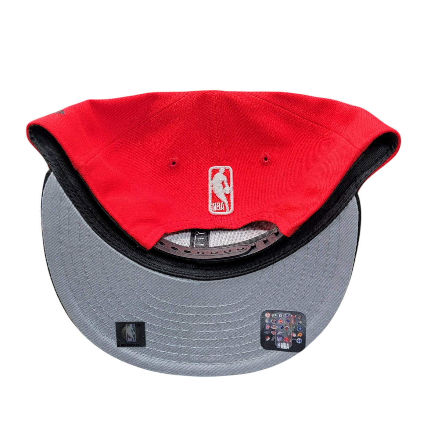 CHICAGO BULLS SNAPBACK HAT RED FLAT BRIM