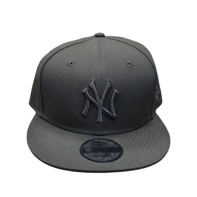 NY SNAPBACK HAT BLACK FLAT BRIM