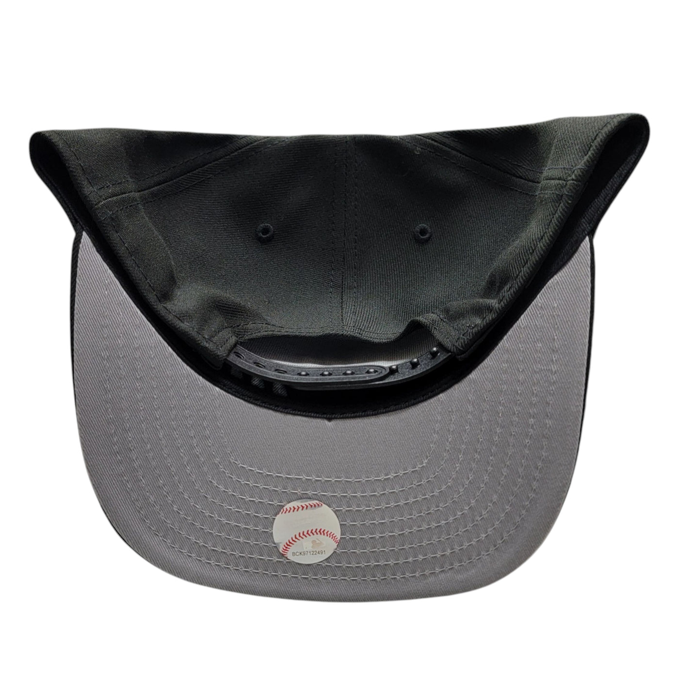 NY SNAPBACK HAT BLACK AND WHITE