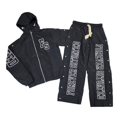 MEN’S FOREVER SITUATED SNAP-SIDE NYLON TRACKSUIT BLACK
