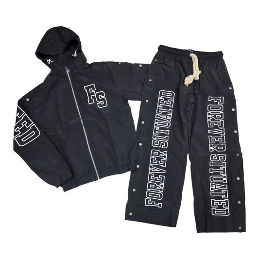 MEN’S FOREVER SITUATED SNAP-SIDE NYLON TRACKSUIT BLACK